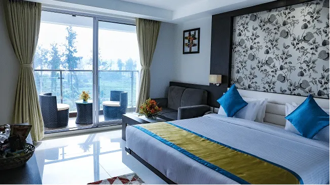 Club Room With Balcony